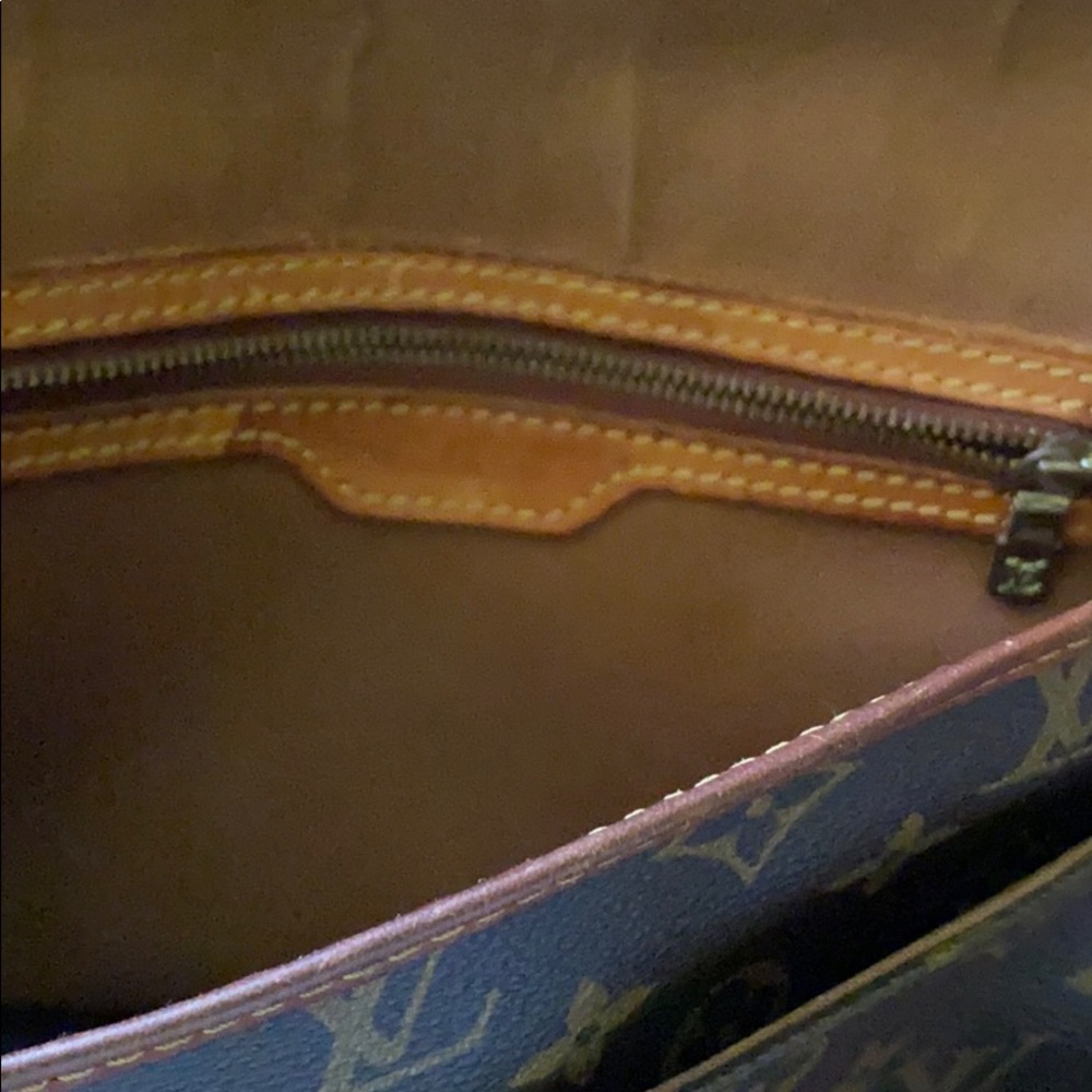 Louis Vuitton - Picture 11 of 11